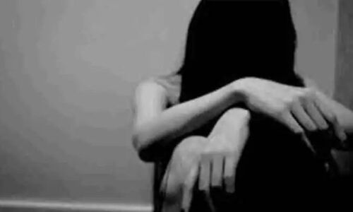 Dehradun News: अस्पताल में इलाज के नाम पर नाबालिग के साथ अश्लील हरकत, डॉक्टर पर POCSO एक्ट में मुकदमा दर्ज