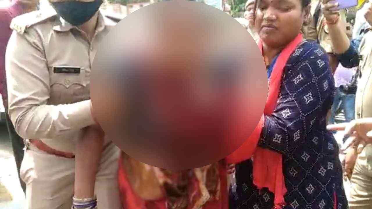 Lucknow News : BJP कार्यालय के बाहर महिला ने किया आत्मदाह का प्रयास, गोसाइईंगंज पुलिस पर लगाया ये गंभीर आरोप