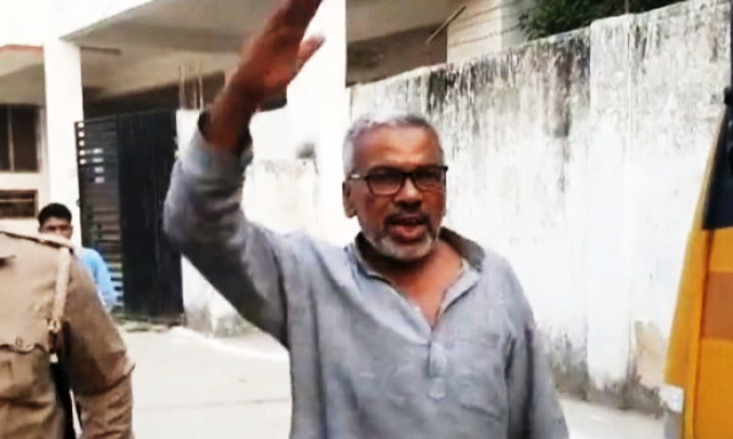 Journalist Digvijay Singh : कौन हैं DM-SP मुर्दाबाद के नारे लगाने वाले दिग्विजय सिंह, गिरफ्तारी पर उनकी हिम्मत की हो रही चर्चा