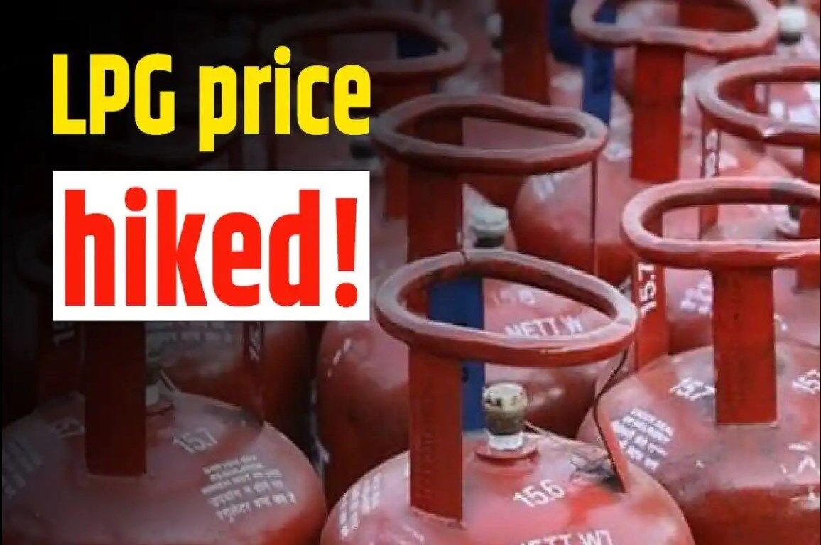 LPG Cylinder hike: एक झटके में 250 रुपये बढ़ गई गैस सिलेंडर की कीमत, जानिए आप पर कितना पड़ेगा बोझ LPG Cylinder hike: एक झटके में 250 रुपये बढ़ गई गैस सिलेंडर की कीमत, जानिए आप पर कितना पड़ेगा बोझ