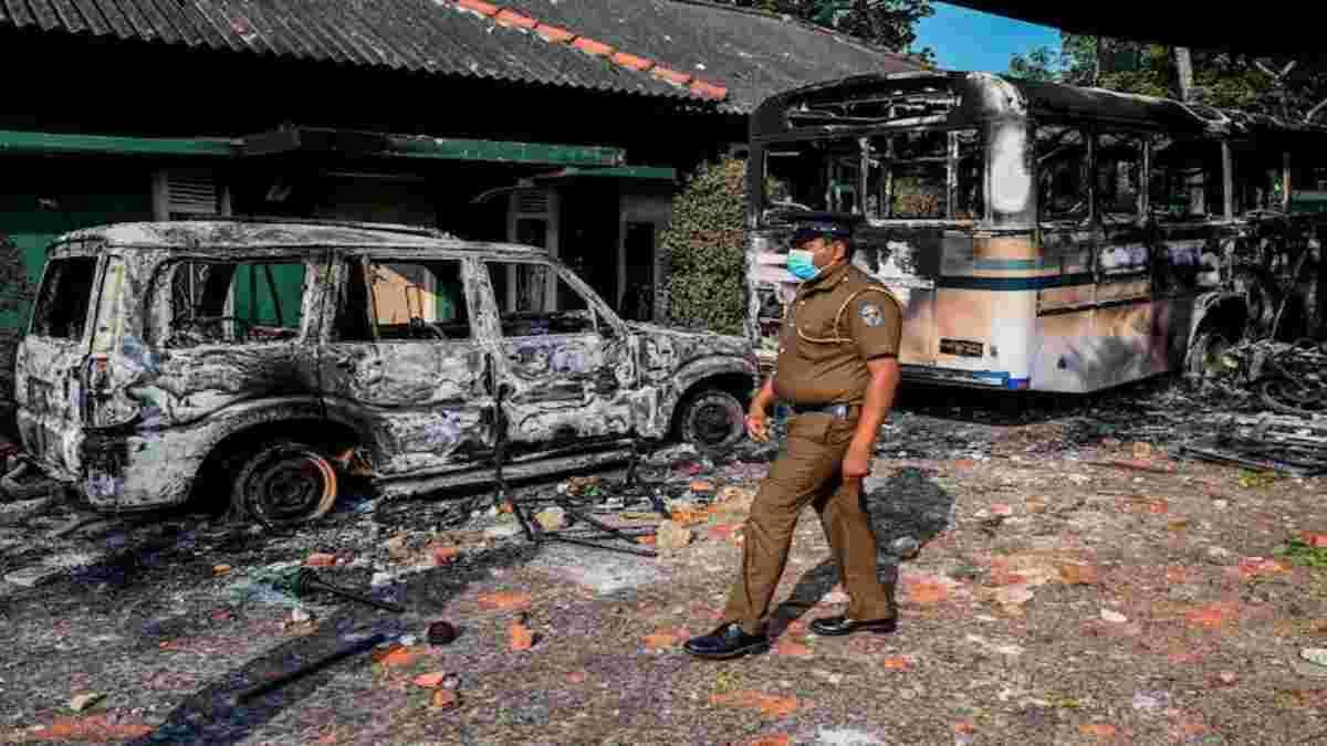 Emergency In Sri Lanka: श्रीलंका में आपातकाल लागू, पूरे देश में हिंसा-से हालात हुए बेकाबू, जानिए अब क्या होगा