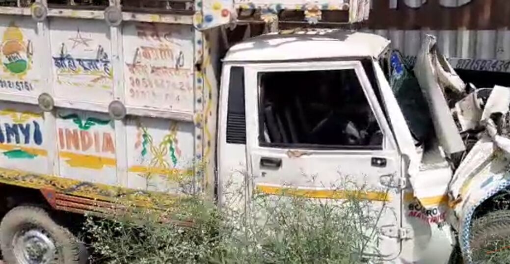 Pilibhit News : पूर्णागिरि जा रहे श्रद्धालुओं से भरी पिकअप निर्माणाधीन पुलिया में गिरी, दो की मौत, आठ घायल Pilibhit News : पूर्णागिरि जा रहे श्रद्धालुओं से भरी पिकअप निर्माणाधीन पुलिया में गिरी, दो की मौत, आठ घायल