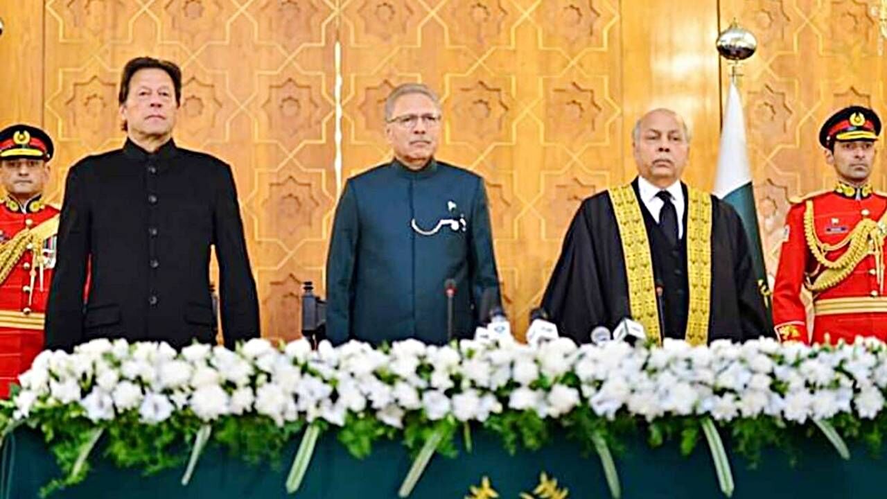 Pakistan Political Crisis : इमरान खान ने पूर्व मुख्य न्यायाधीश गुलजार अहमद को कार्यवाहक प्रधानमंत्री पद के लिए नामांकित किया