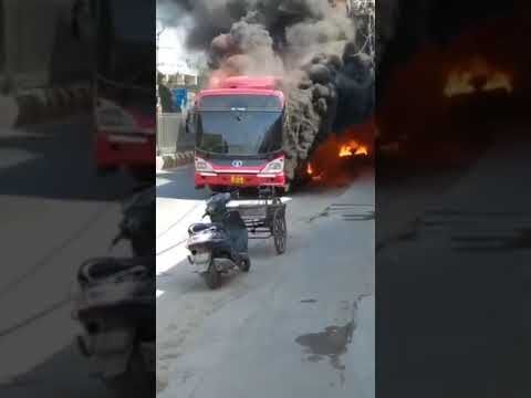 Delhi News: दिल्ली के महिपालपुर में दिल दहलाने वाला हादसा, सड़क पर दौड़ती DTC बस बनी आग का गोला
