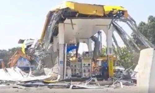 Bareilly News: सपा विधायक के पेट्रोल पंप पर आखिर क्यों चला योगी का बुलडोजर, आइये जानिए...