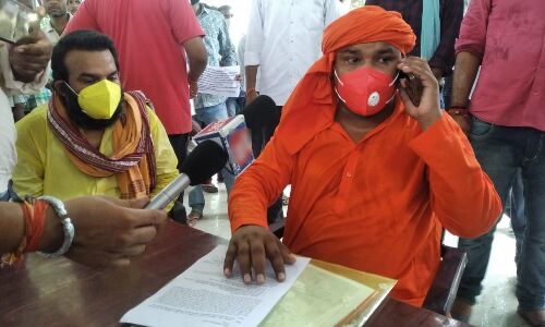 Arrest Bajrang Muni : कौन हैं बजरंग मुनि जिनकी गिरफ्तारी की सोशल मीडिया पर हो रही है मांग?