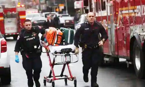 New York Firing News : न्यूयॉर्क सिटी सबवे स्टेशन पर फायरिंग, 13 लोगों की गयी जान