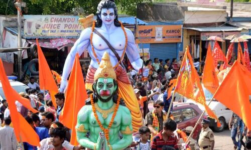Ramnavami Shobha Yatra : मुस्लिम इलाकों में रामनवमी पर शोभायात्राओं का एक जैसा पैटर्न, चुनावी रैली की तरह की गई थी तैयारी