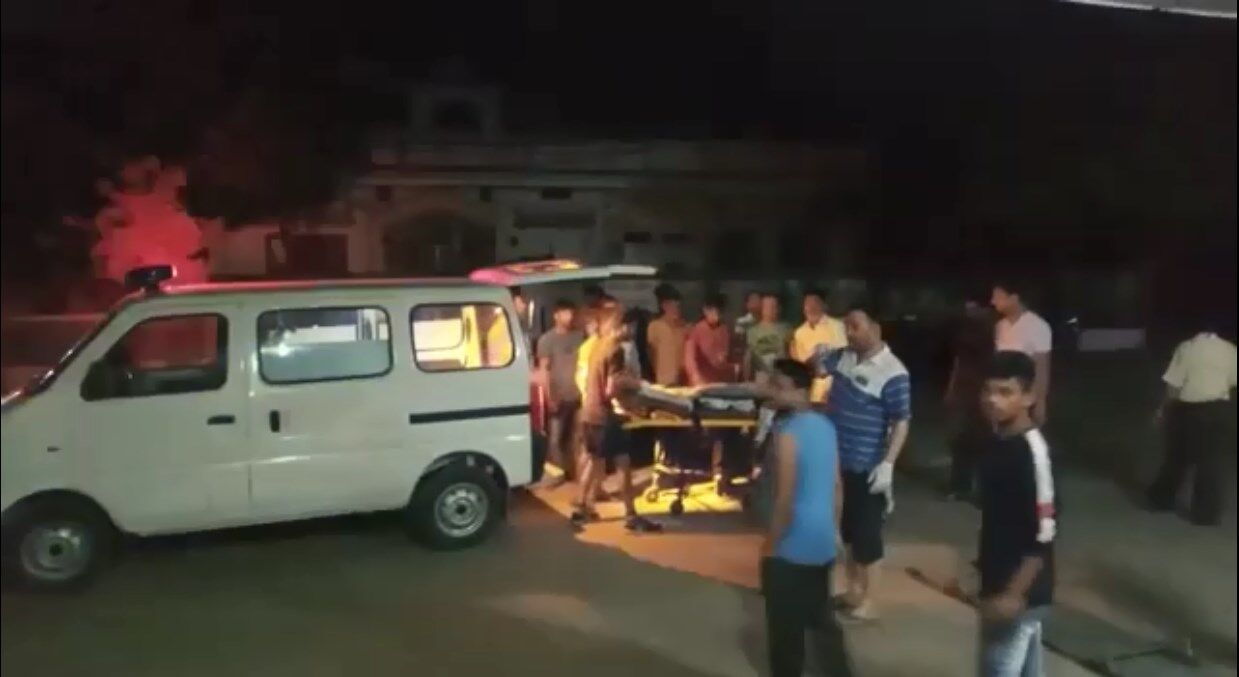 Champawat News: दर्शन करने आये मोहित की पेड़ के नीचे दबने से हुई मौत, आंधी से गिरे पेड़ की चपेट में आकर दो की मौत, कई घायल