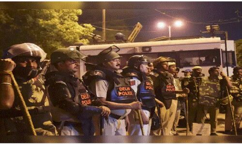 UP Alert News : जहांगीरपुरी हिंसा के बाद यूपी के कई शहरों में अलर्ट, सोशल मीडिया और दंगाइयों पर खास नजर रखने के निर्देश