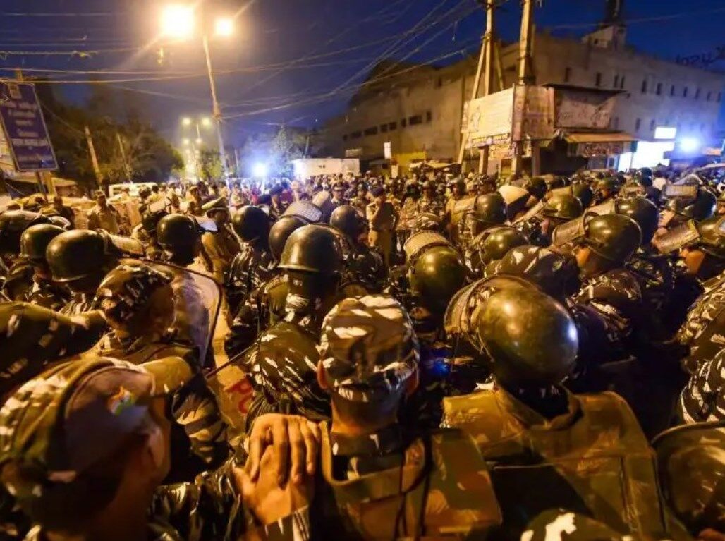 Kurnool Communal violence: आंध्र प्रदेश के कुरनूल में हनुमान जयंती जुलूस के दौरान दो गुटों के बीच झड़प, जानें क्या है पूरा विवाद?