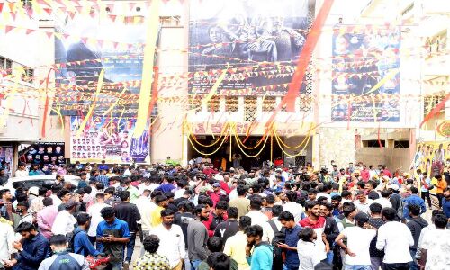 Firing in Karnataka Theatre :  केजीएफ 2 की फिल्मिंग के दौरान कर्नाटक के सिनेमाहॉल में हुई यह वारदात, जानिए पूरा मामला