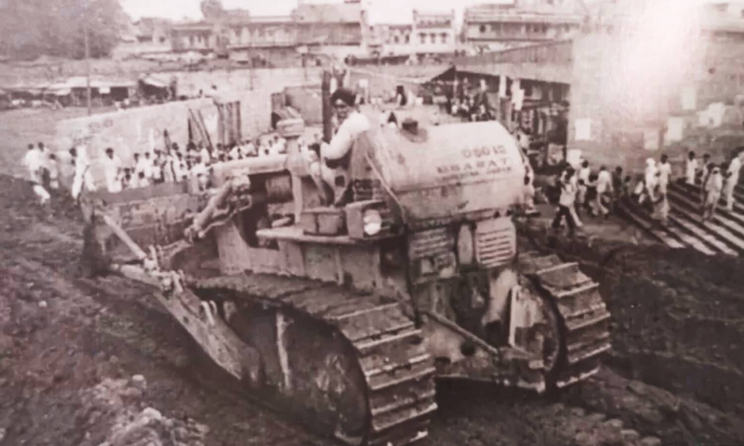 Delhi Bulldozer News: 46 years ago, when the bulldozers of the Congress government wreaked havoc at the Turkman Gate of Delhi, know the full story