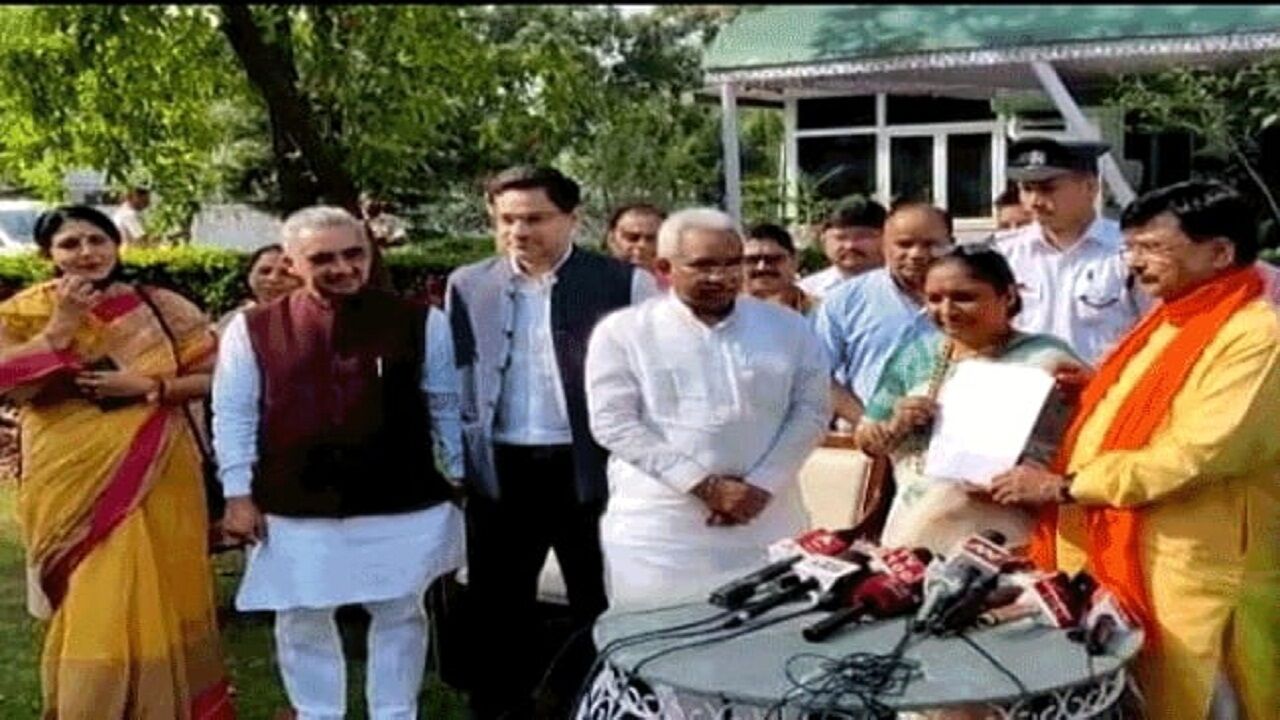 Uttarakhand News  : सीएम धामी के लिए गहतौडी ने किया रास्ता साफ, चंपावत विधानसभा सीट से दिया इस्तीफा