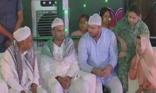 RJD Iftar Party in Bihar : राजद इफ्तार पार्टी में राबड़ी देवी के घर पहुंचे सीएम नीतीश, बिहार में अटकलों का बाजार हुआ गर्म