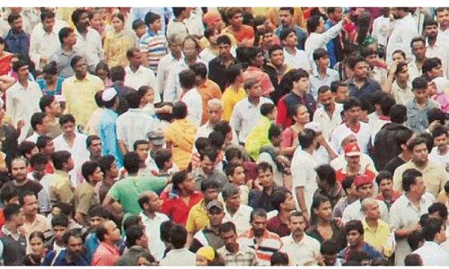 Life Expectancy : दलितों-आदिवासियों से 4 से 6 साल ज्यादा जीते हैं उच्च जाति के लोग, रिपोर्ट में खुलासा