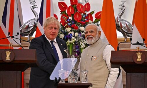British PM India Visit : बोरिस जॉनसन की टिप्पणी क्या मोदी की अंतर्राष्ट्रीय छवि को करेगी और मजबूत? British PM India Visit : बोरिस जॉनसन की टिप्पणी क्या मोदी की अंतर्राष्ट्रीय छवि को करेगी और मजबूत?