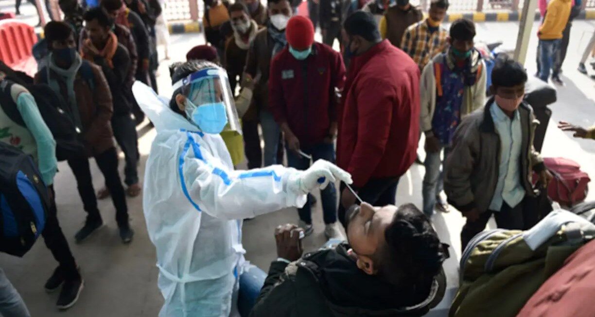 Delhi Corona Cases Today: दिल्ली में कोरोना का कहर, एक दिन में आए इतने हजार से ज्यादा मामले Delhi Corona Cases Today: दिल्ली में कोरोना का कहर, एक दिन में आए इतने हजार से ज्यादा मामले