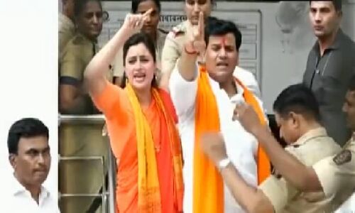 Hanuman Chalisa Row : नवनीत राणा के खिलाफ एक और FIR दर्ज, फडणवीस बोले- क्या पाकिस्तान में बोली जाएगी हनुमान चालीसा?