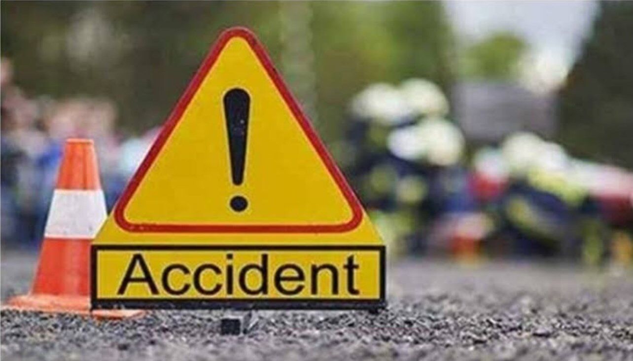 Uttarakhand News: बारातियों को लेकर मैक्स खाई में गिरी, 6 लोगों की मौत Uttarakhand News: बारातियों को लेकर मैक्स खाई में गिरी, 6 लोगों की मौत