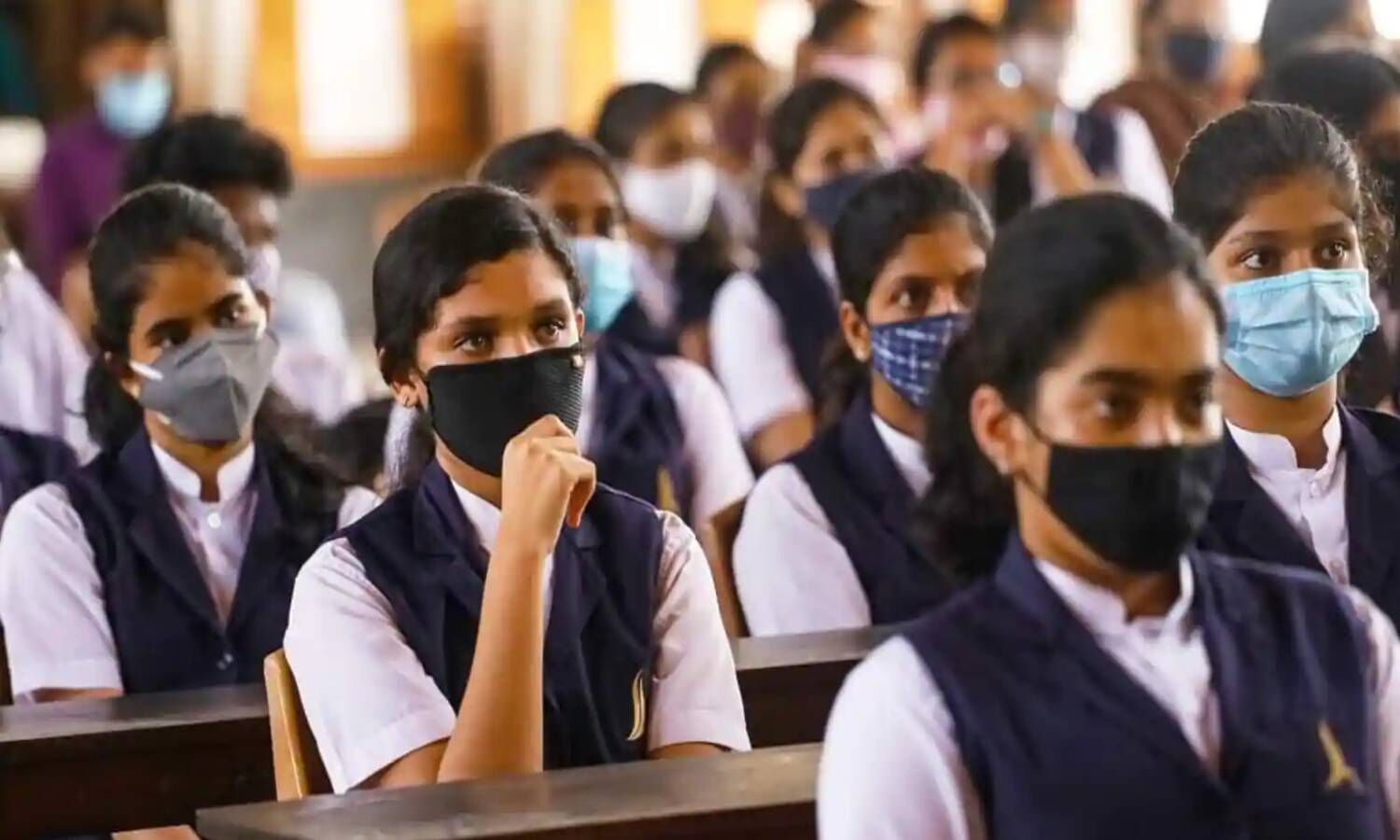 Uttar Pradesh News : उत्तर प्रदेश में भारी भारिश का अलर्ट, गाजियाबाद, लखनऊ और अलीगढ़ समेत कई जिलों में स्कूल बंद का आदेश