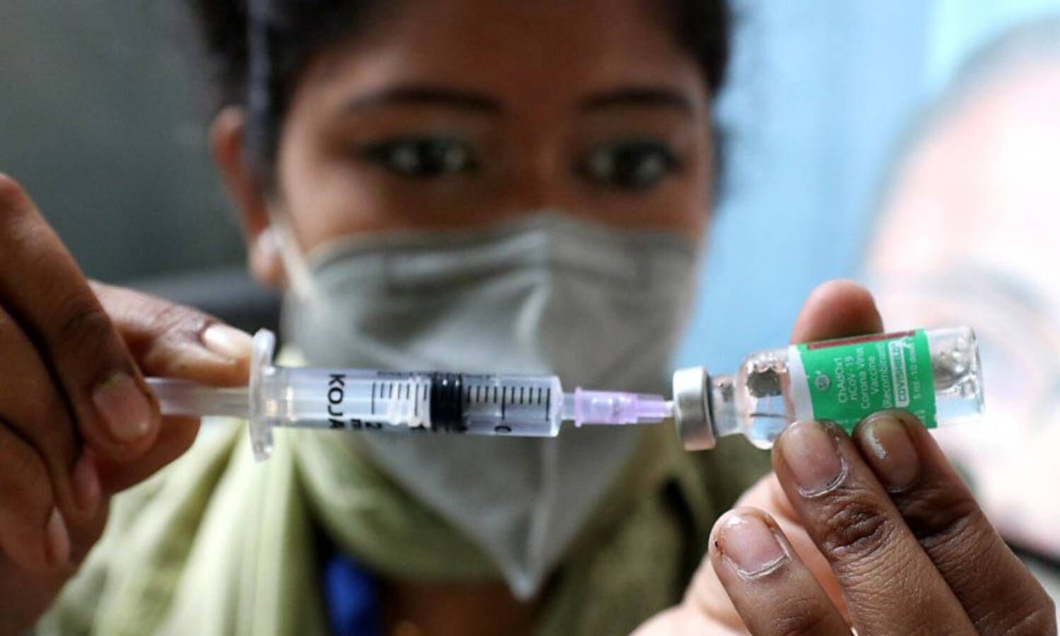 Corona Vaccination in India : पीएम ने कहा 85% भारतीयों को लगा टीका, पर Vaccine Tracker बता रहा 62% लोगों ने ही लिया टीका, क्या है माजरा?