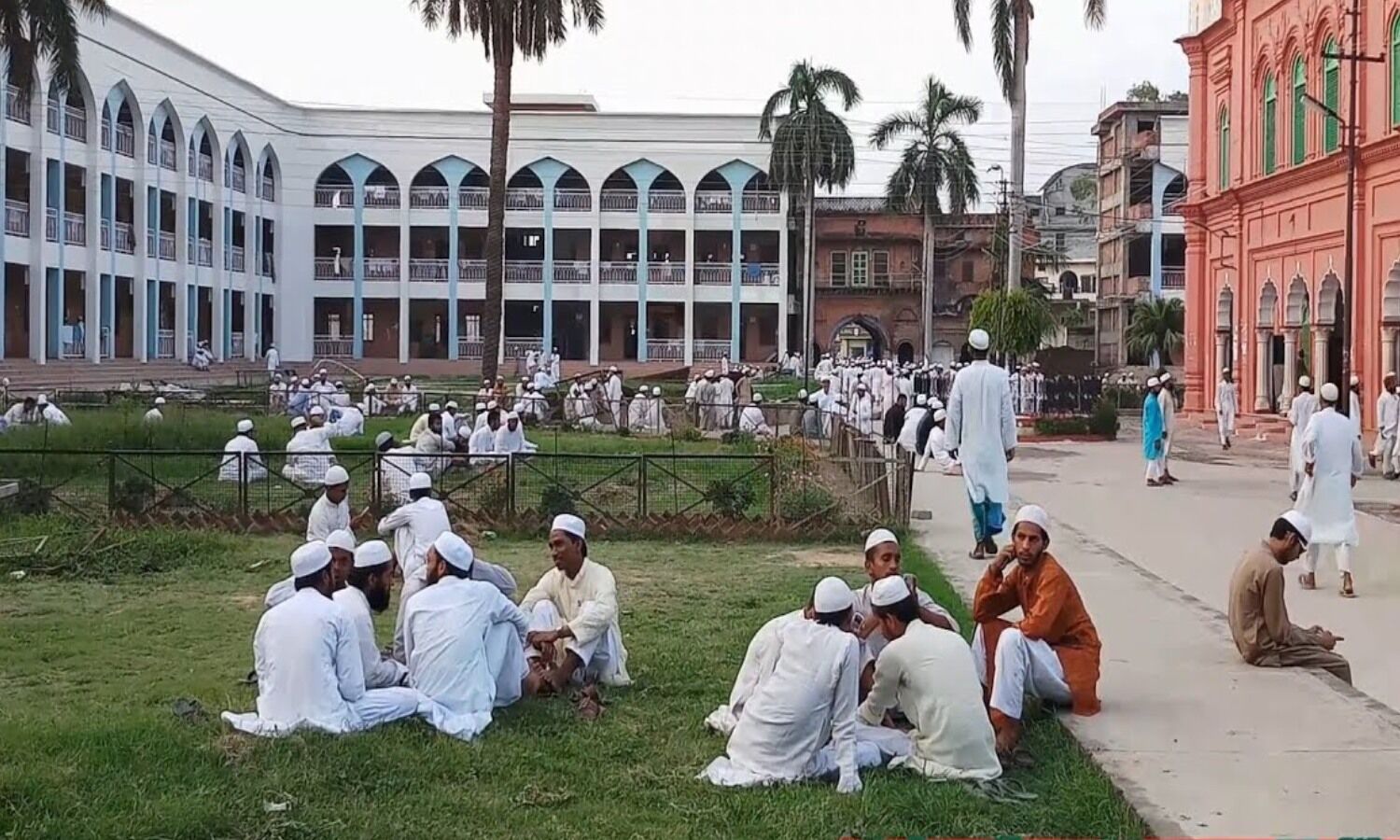 Deoband News : एटीएस की हर कार्रवाई के बाद बदनाम हुआ देवबंद दारूल उलूम, जानिए गुरुवार की देर रात कमरा नंबर 61में क्या हुआ? जिसके बाद संस्थान ने लिया बड़ा फैसला