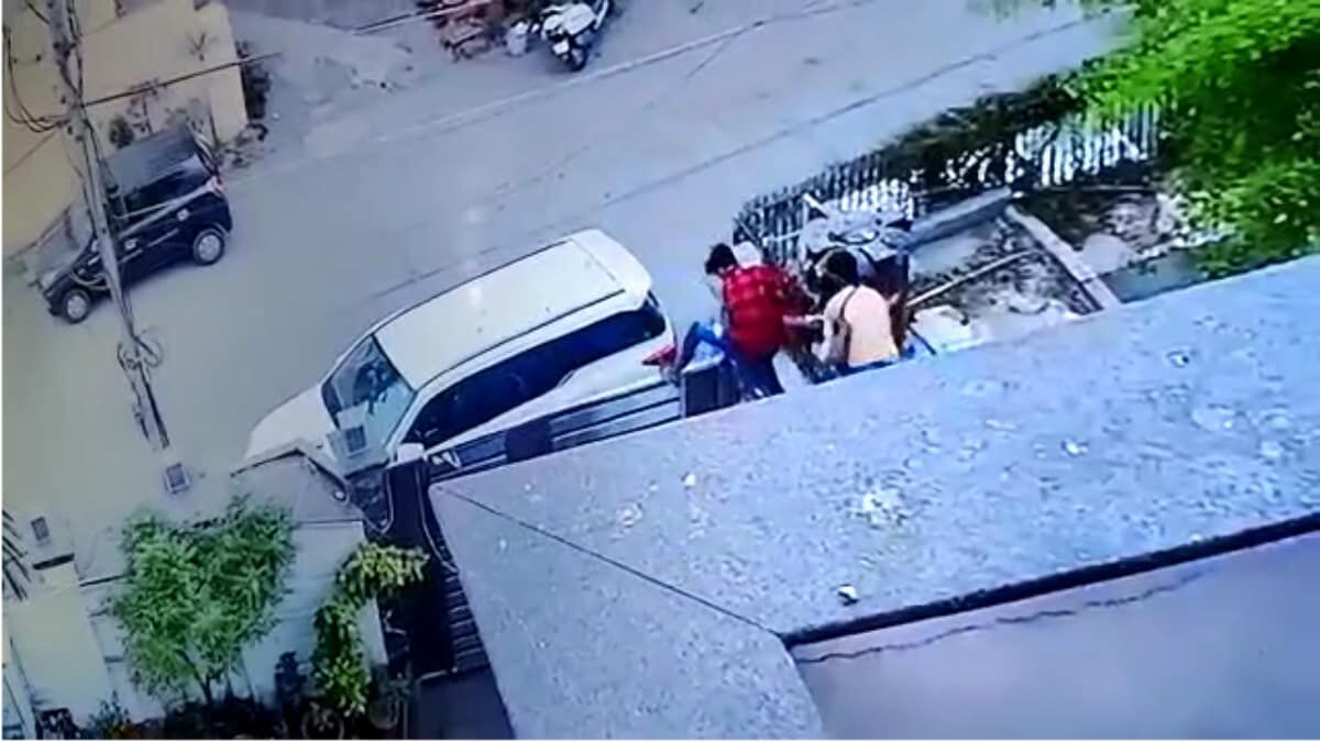 Delhi Crime News: बिल्डर हत्याकांड का पुलिस ने किया खुलासा, गूगल-यू ट्यूब की मदद से रची थी हत्या की साजिश, जानें कैसे?