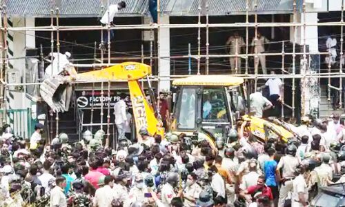 ﻿Shaheen Bagh Demolition Drive : शाहीन बाग में अतिक्रमण पर बिना चले वापस लौटा बुलडोजर, SC ने पूछा - जब मामला कोर्ट में, तब कार्रवाई क्यों?