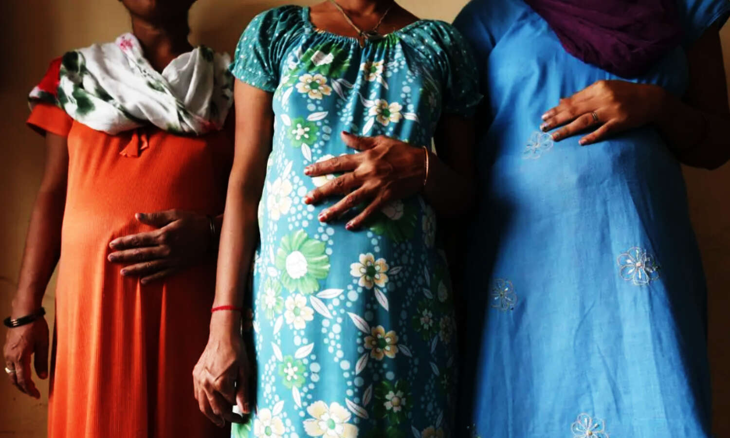 Decline In Fertility Rate : सभी धार्मिक समूहों की भारतीय महिलाएं अब पहले की तुलना में कम बच्चों को दे रहीं जन्म