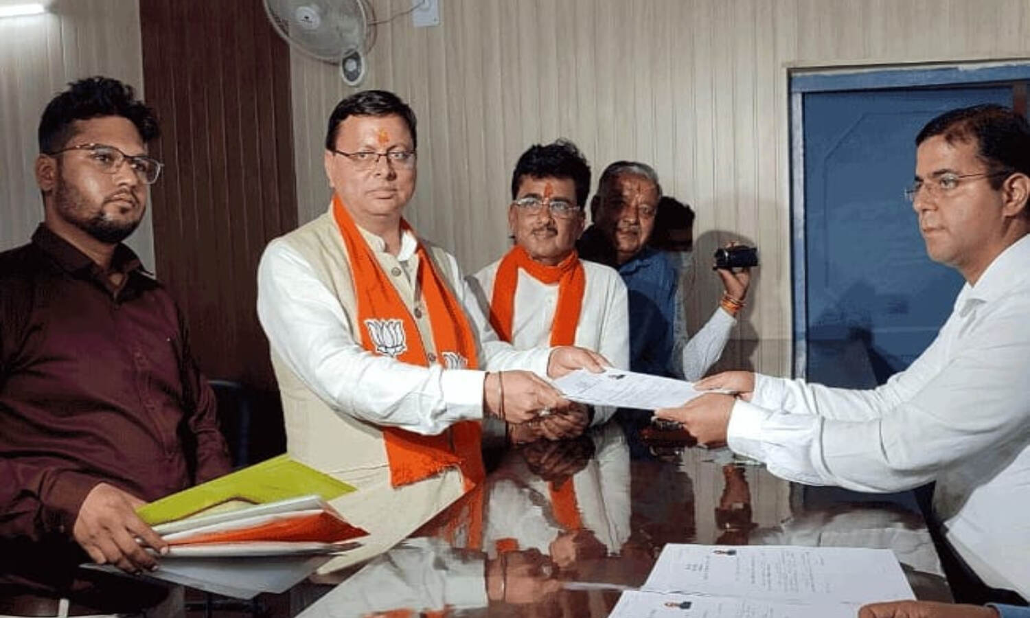Champawat By Election : उपचुनाव में पुष्कर धामी ने किया नामांकन दाखिल, 55 नंबर को BJP ने बनाया ब्रांड