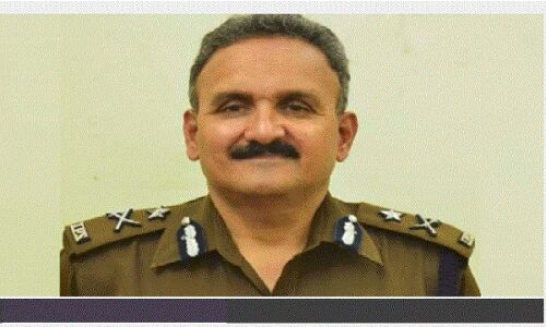 आईपीएस डीएस चौहान को मिला यूपी के कार्यवाहक डीजी की जिम्मेदारी। डीजी बनने की रेस में उनका नाम सबसे आगे हैं। आईपीएस डीएस चौहान को मिला यूपी के कार्यवाहक डीजी की जिम्मेदारी। डीजी बनने की रेस में उनका नाम सबसे आगे हैं।