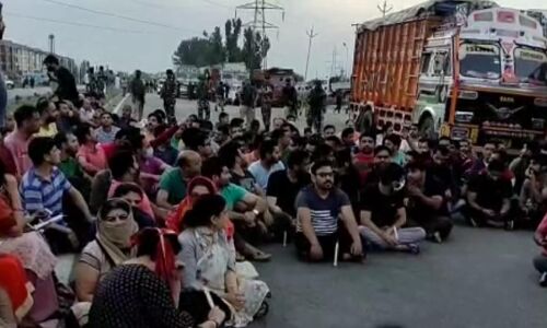 Rahul Bhatt Murder: कश्मीरी पंडित की हत्या के बाद आतंकियों ने एसपीओ रियाज अहमद को मारी गोली