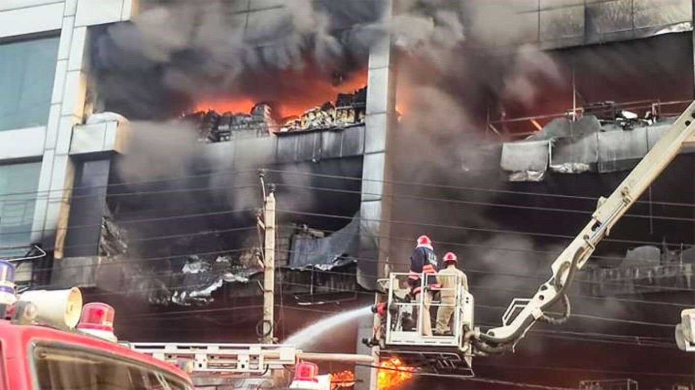 Delhi Mundka Fire Updates: दिल्ली के मुंडका में लगी भीषण आग, 27 लोगों की मौत, जानिए कैसे हुआ हादसा?