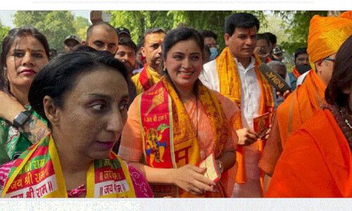 Hanuman Chalisa Row : नवनीत राणा ने बढ़ाई उद्धव सरकार की टेंशन, बोलीं - राणा दंपति किसी के रिमोट कंट्रोल से नहीं चलता