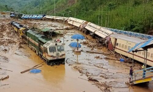 Indian Railway News : रेलवे ने 25 से अधिक ट्रेनें एक महीने तक के लिए की स्थगित, अगर आप भी करने वाले हैं सफर तो पहले चेक करें ये लिस्‍ट