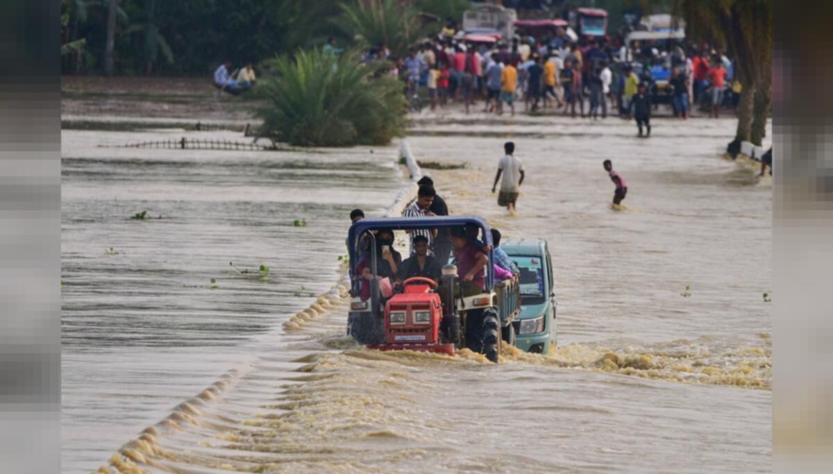 Monsoon Update 2022: बिहार समेत 3 राज्यों में 57 की मौत, असम में 7 लाख लोग बाढ़ से प्रभावित