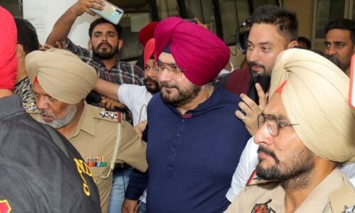 Navjot Singh Sidhu की बिगड़ी तबीयत, फिर मेडिकल टेस्ट के लिए अस्पताल ले गई पुलिस