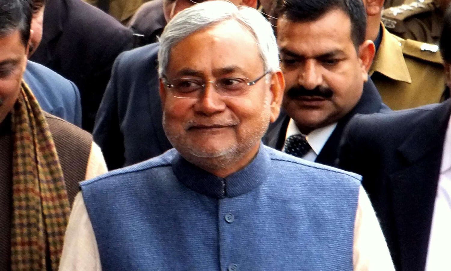 बिहार की राजनीति में भूचाल : कांग्रेस ने कहा नीतीश कुमार सर्वमान्य नेता, साथ में सरकार बनाने का दिया न्योता