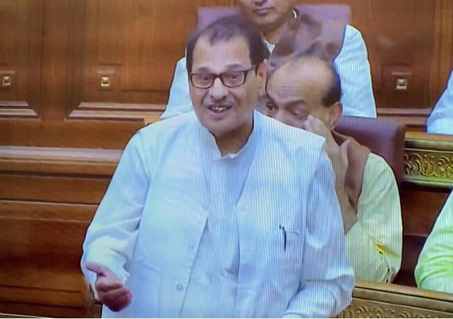 Pilibhit News: उत्तर प्रदेश में राज्य कर्मचारियों की पुरानी पेंशन बहाली का मामला भाजपा एमएलसी ने सदन में उठाया, जानिए क्या कुछ कहा...