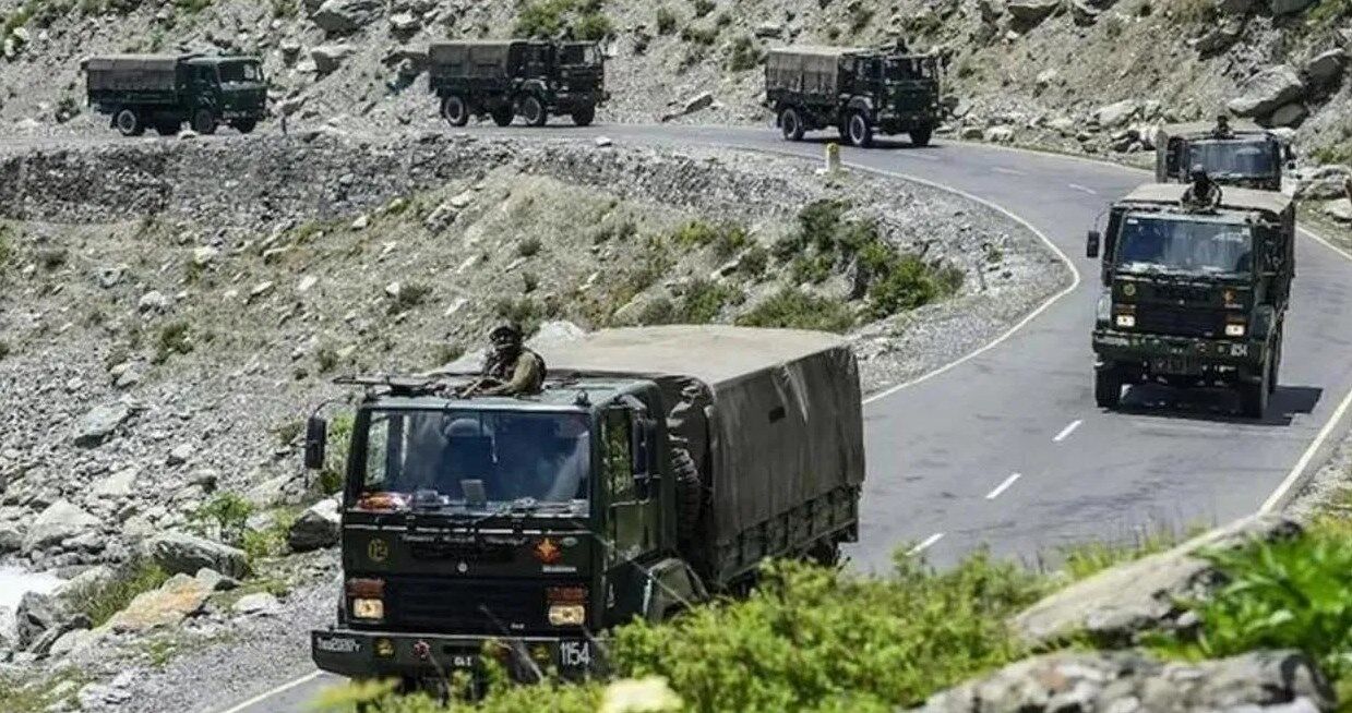 Ladakh Road Accident: लद्दाख के तुरतुक में सड़क दुर्घटना में सेना के 7 जवान शहीद, Shyok River गिरा वाहन, रेस्क्यू ऑपरेशन जारी