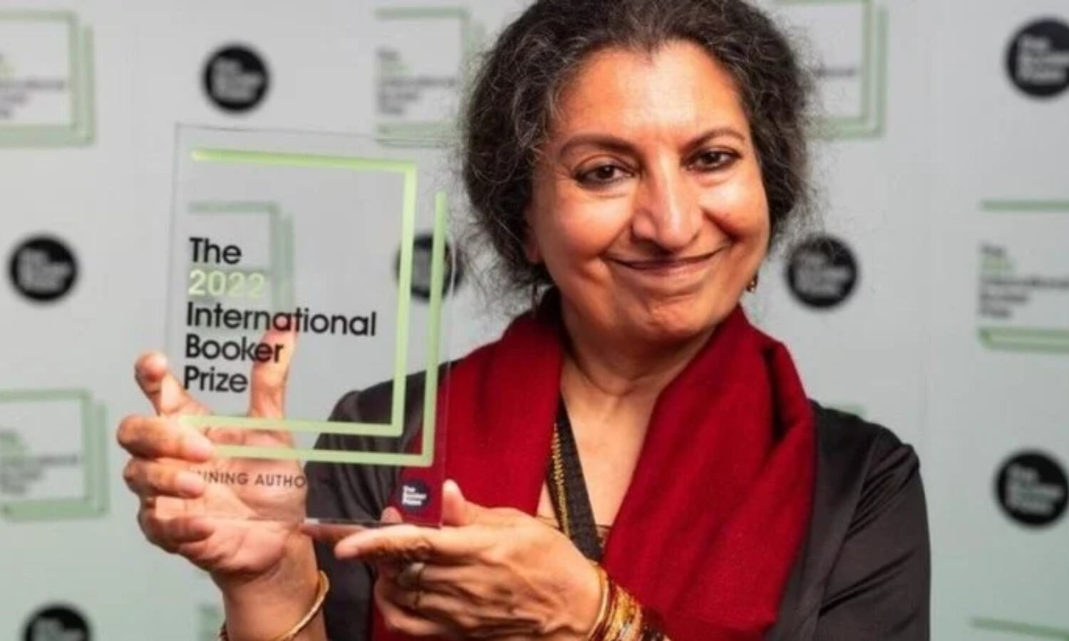 Booker Prize विजेता गीतांजलि श्री पर शिव-पार्वती का अपमान करने का आरोप, विवाद के कारण सम्मान कार्यक्रम रद्दलेखिका गीजांजलि श्री से पहले और कौन से भारतीय जीत चुके हैं बुकर