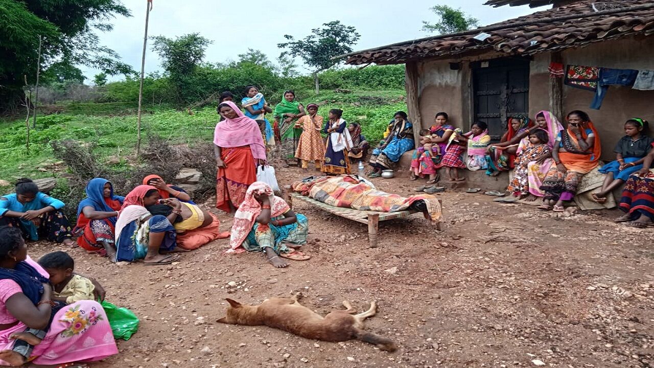 Latehar News : ब्रह्मदेव सिंह की हत्या के आरोप में सुरक्षा बल के जवानों के खिलाफ 1 साल बाद FIR, 10 लाख मुआवजे की मांग