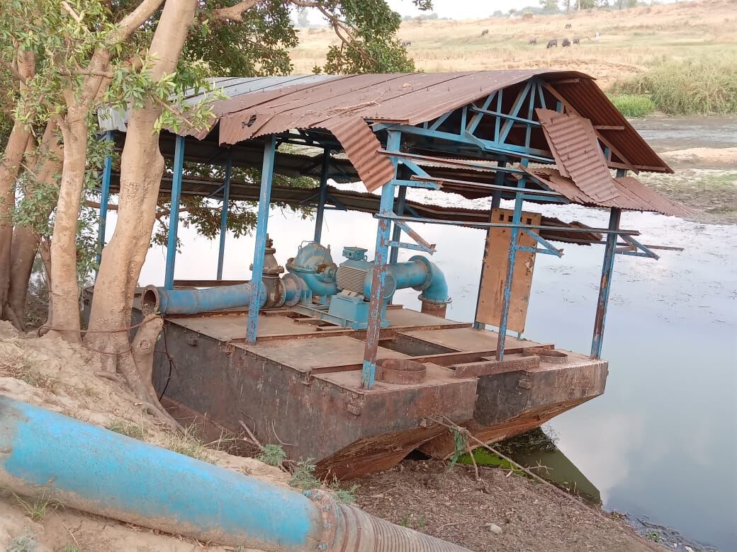 ﻿Janjwar Ground Report: यूपी के चंदौली में पंप कैनाल चालू होने के इंतजार में अंधा हो गया मानिकपुर का किसान, कहा- यही है डबल इंजन का विकास?