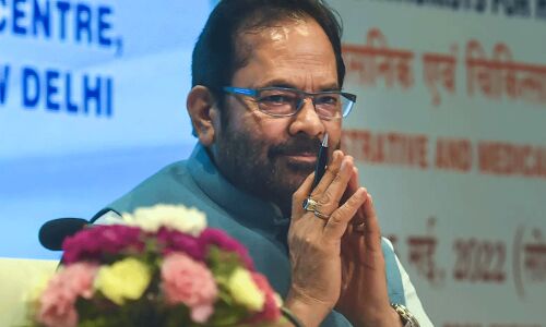 Mukhtar Abbas Naqvi News: BJP ने अपने मंत्री मुख्तार अब्बास नकवी का काटा टिकट, जा सकती है मंत्री की कुर्सी