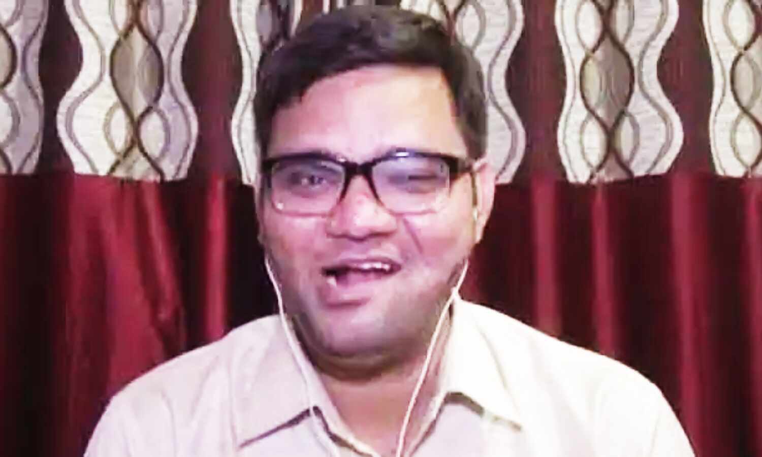 Uttar Pradesh News : 83 करोड़ रूपए का घोटाला उजागर करने पर 7 गोलियां खाने वाला UPSC पास कर बना IAS