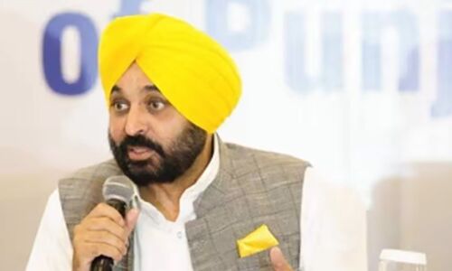 Chandigarh News: पंजाब में 424 लोगों की VIP सुरक्षा फिर होगी बहाल, कोर्ट ने लगाई आप सरकार को फटकार