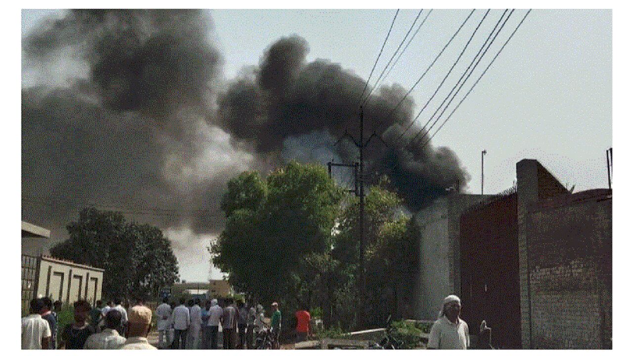 Hapur Boiler Blast : हापुड़ फैक्‍ट्री ब्‍लास्‍ट में अब तक 12 की मौत, इलेक्ट्रॉनिक सामान बनाने वाली फैक्ट्री में कैसे बन रहा था विस्फोटक सामान, जांच के आदेश