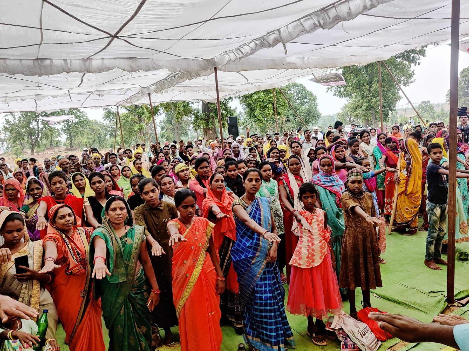 World Environment Day 2022: विश्व पर्यावरण दिवस पर जल -जंगल -जमीन की रक्षा के लिए हसदेव को बचाने का लिया संकल्प, अडानी के उत्पादों का किया जायेगा बहिष्कार