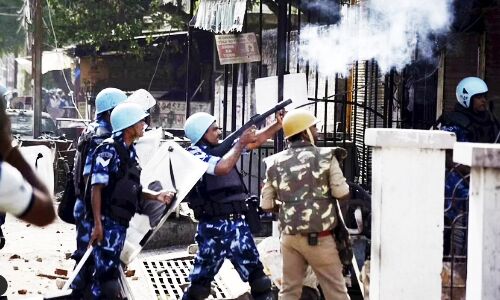 Prophet Mohammad Row : यूपी में जुमे की नमाज के बाद पथराव करने वाले 136 उपद्रवी गिरफ्तार, इन शहरों में भड़की थी हिंसा